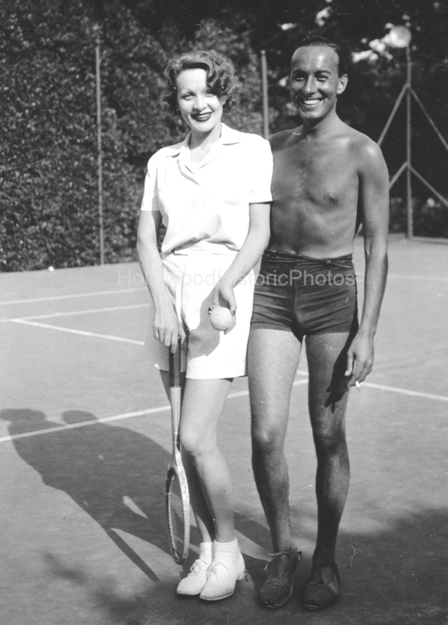 Beverly Hills Hotel Tennis Courts 1930 Marlene Dietrich Lloyd Pantages wm.jpg